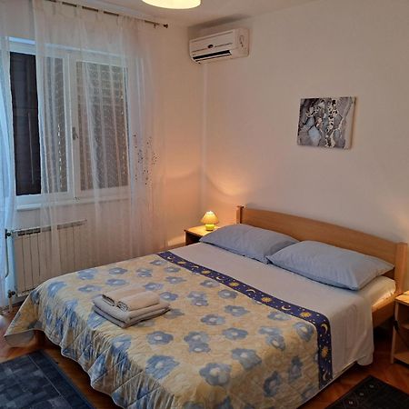 Accomodation Mirjana Rooms Poreč Eksteriør billede